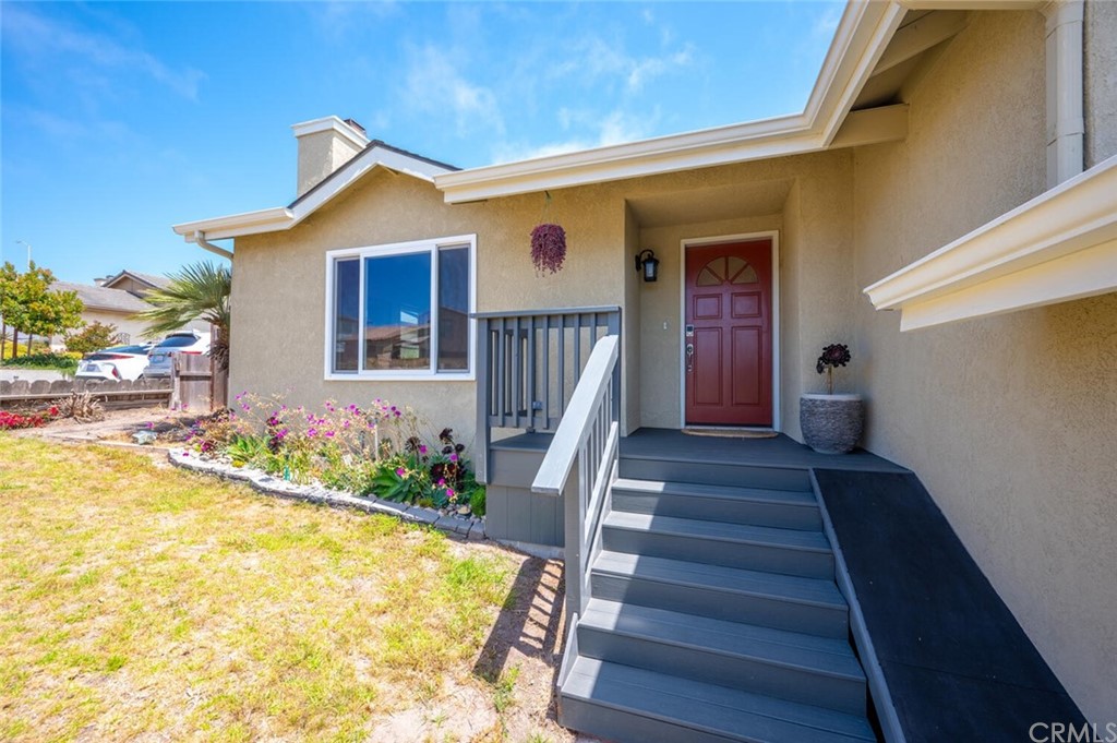 Sold 111 Erna Way, Pismo Beach, CA 93449 3 Beds / 2 Full Baths