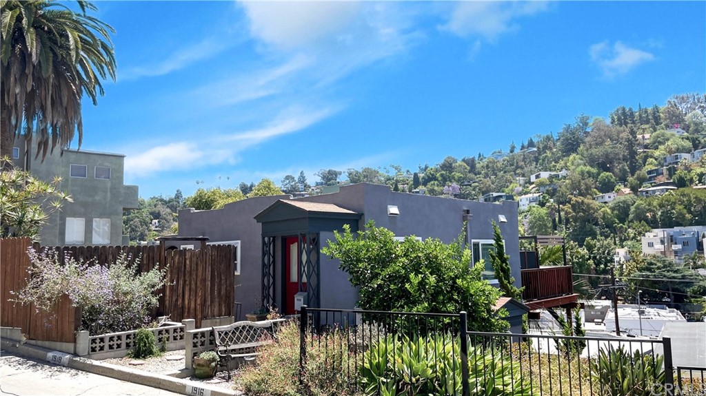 1916 Mayview Drive, Los Angeles, CA 90027 SOLD LISTING MLS AR22160540