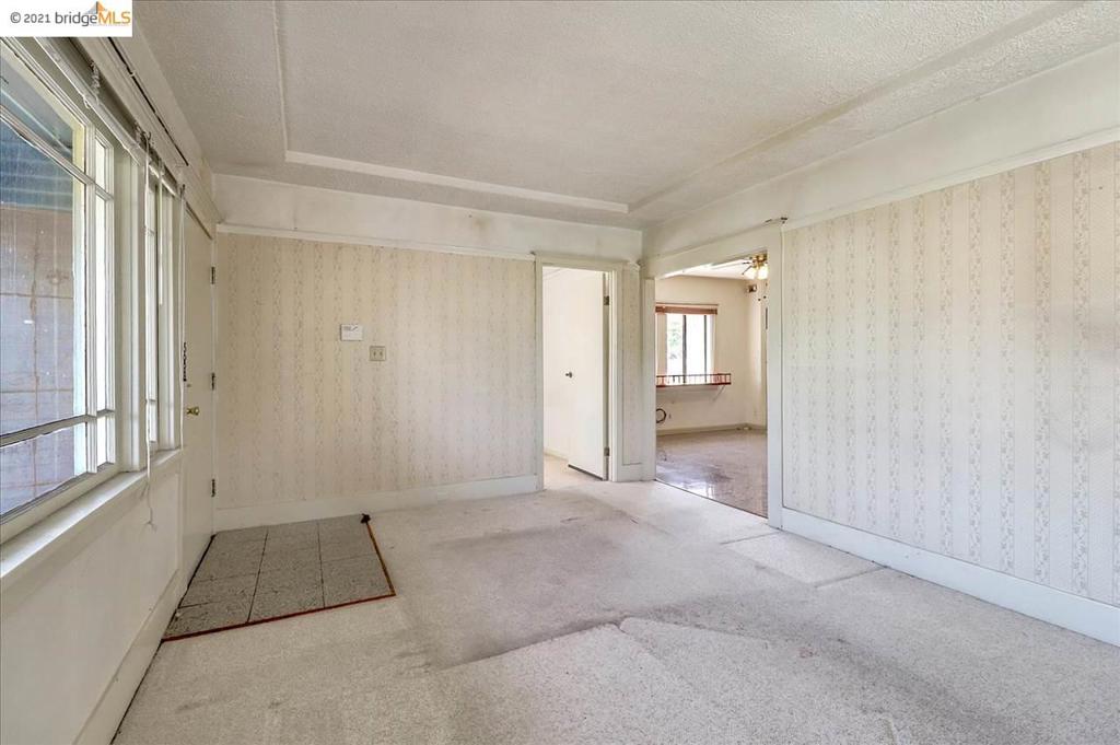 Sold 2301 Coolidge Ave, Oakland, CA 94601 3 Beds / 2 Full Baths