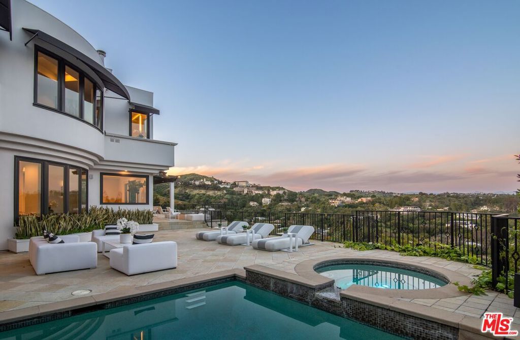 For Sale 930 N Tigertail Road, Los Angeles, CA 90049 6 Beds / 7 Full