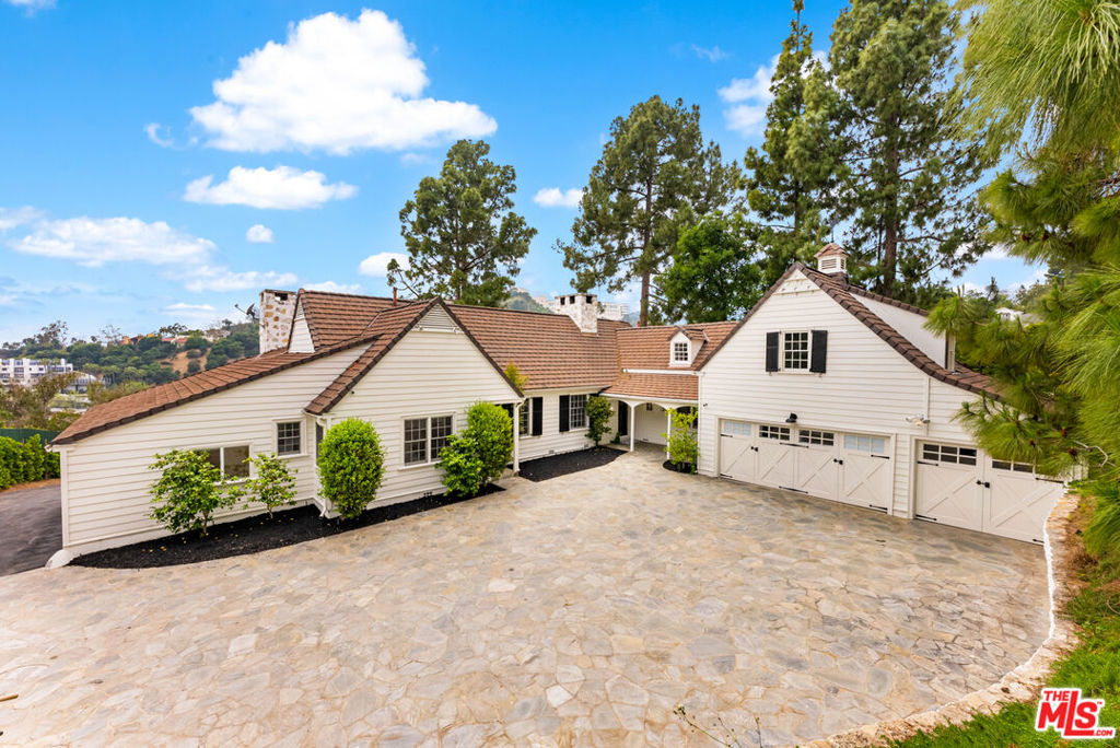 For Sale 11630 Bellagio Road, Los Angeles, CA 90049 4 Beds / 4 Full