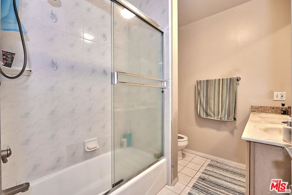 401 S Van Ness Avenue, Los Angeles, CA 90020 SOLD LISTING MLS