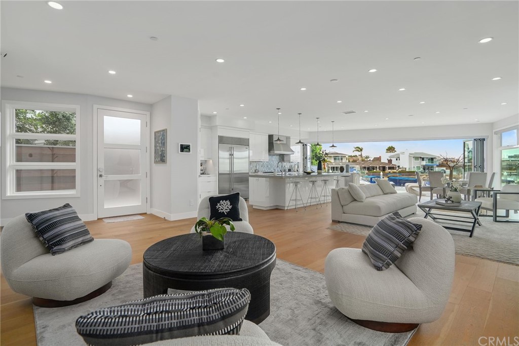 44 Balboa Coves, Newport Beach, CA 92663 SOLD LISTING MLS OC22181962