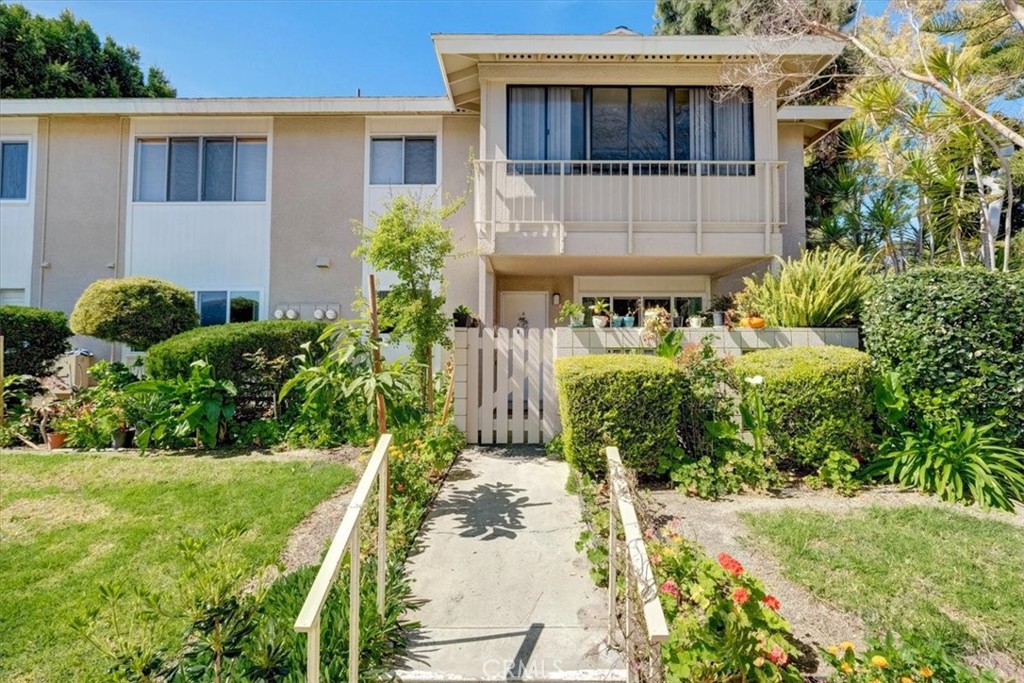 477 Calle Cadiz, A, Laguna Woods, CA 92637 SOLD LISTING MLS