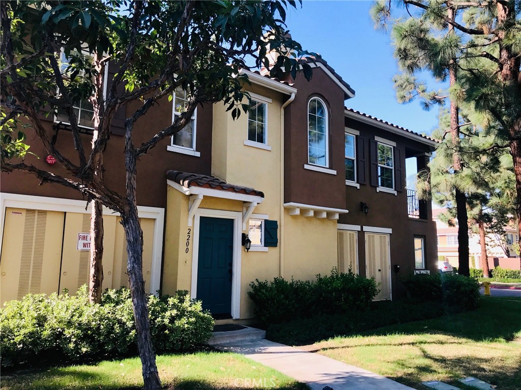 Roula Fawaz Irvine Real Estate Agent Surterre Properties