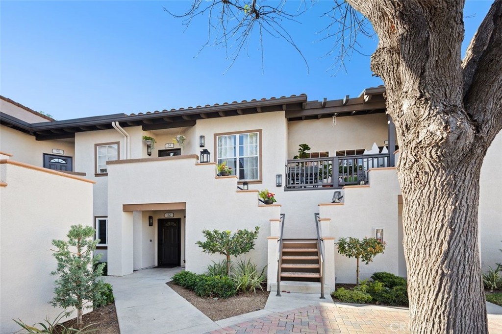 For Sale 54 Via Solaz, Rancho Santa Margarita, CA 92688 2 Beds / 2