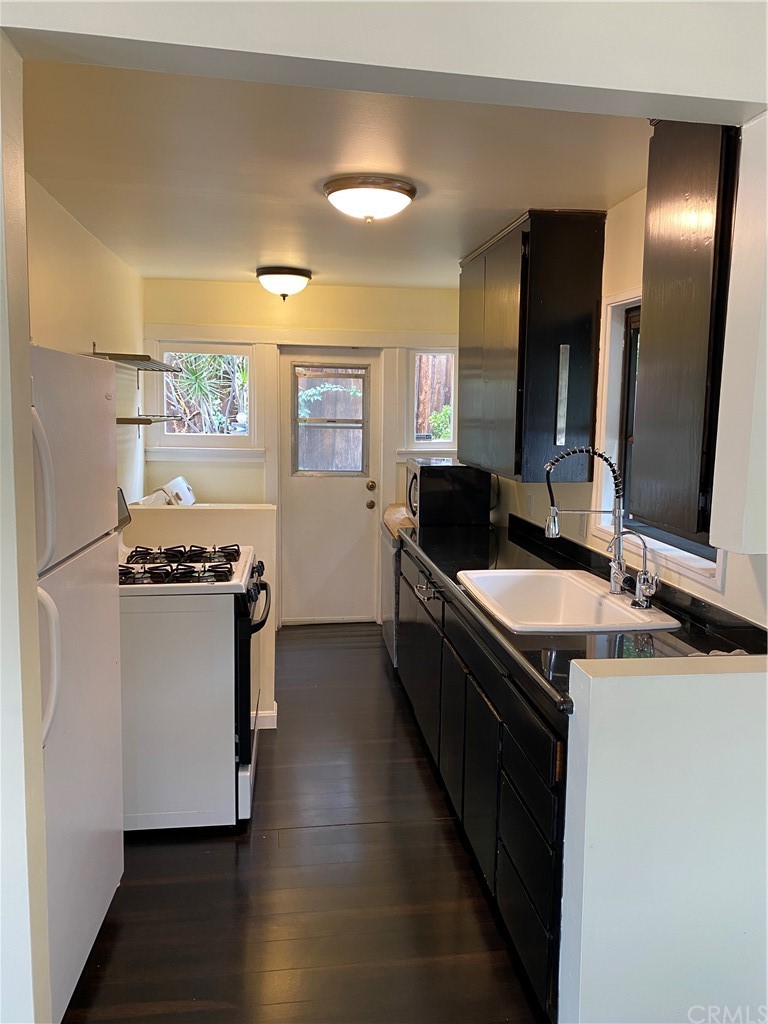 1916 Mayview Drive, Los Angeles, CA 90027 SOLD LISTING MLS AR22160540