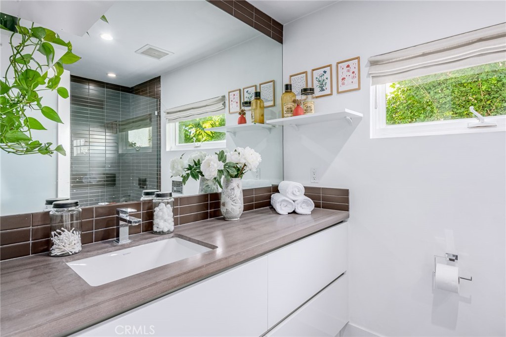 431 Westbourne Drive, West Hollywood, CA 90048 SOLD LISTING MLS