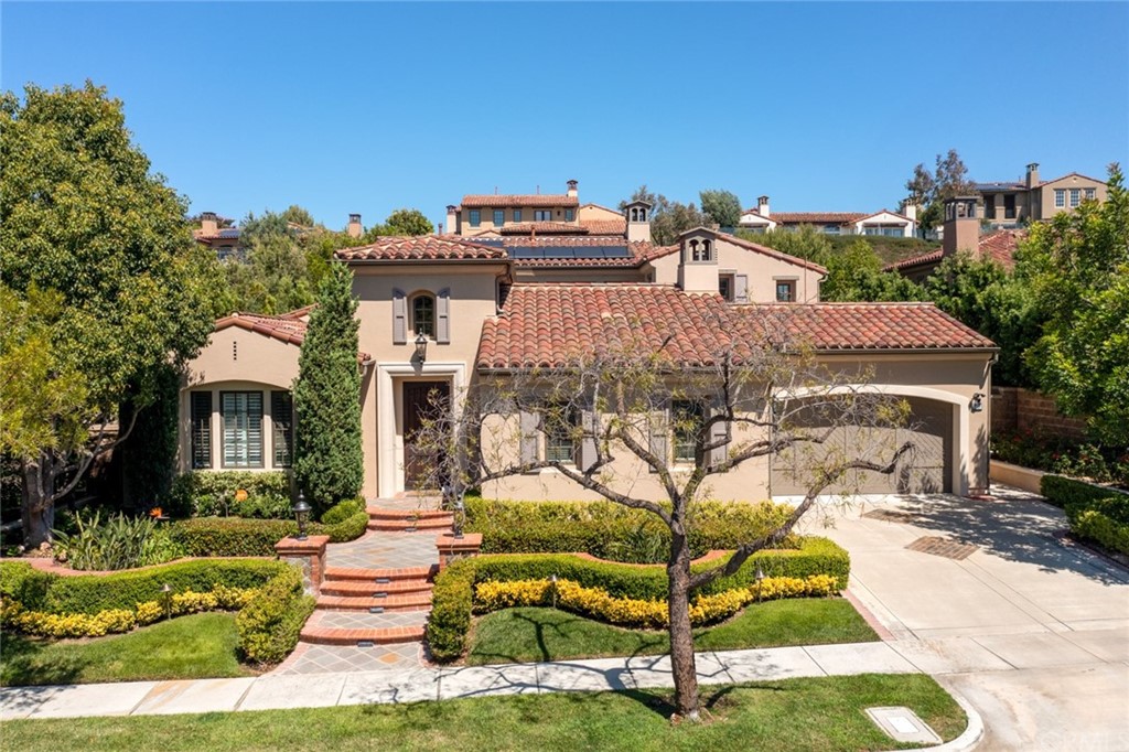 Sold 30 Blue Summit, Irvine, CA 92603 5 Beds / 4 Full Baths / 1 Half Bath 3,900,000 SOLD