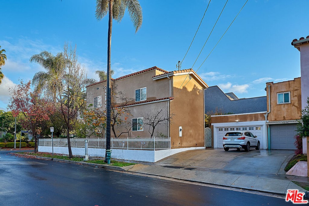 401 S Van Ness Avenue, Los Angeles, CA 90020 SOLD LISTING MLS