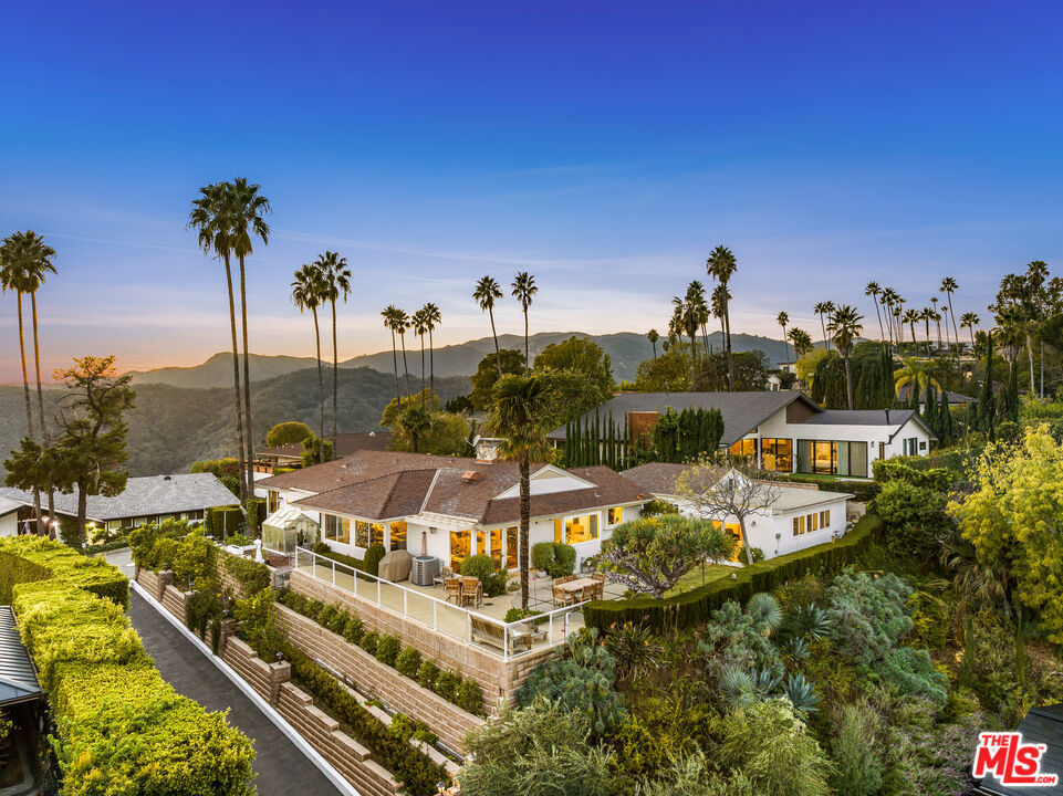 For Sale 2200 Westridge Road, Los Angeles, CA 90049 3 Beds / 3 Full